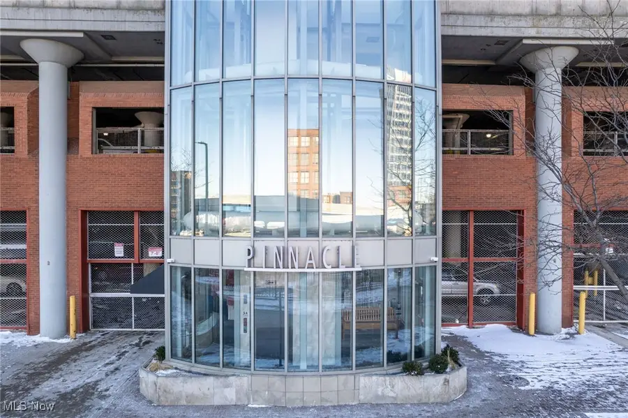 701 W Lakeside Avenue #1103, Cleveland, OH 44113 - Image #2