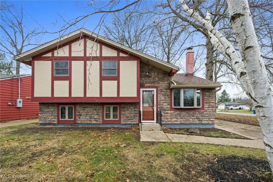 6006 Rosebelle Avenue, North Ridgeville, OH 44039 - Image #1