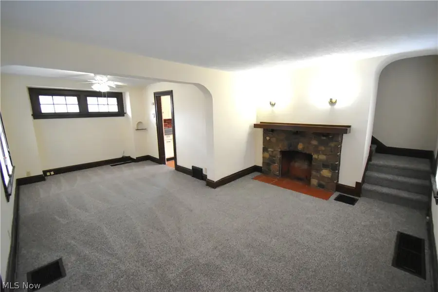 3885 W 135th Street, Cleveland, OH 44111 - #3