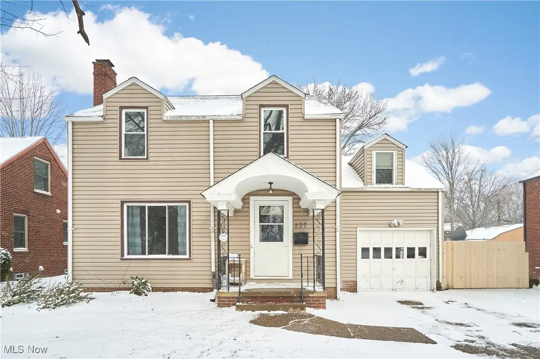 237 Orchard Hill Sw Drive, North Canton, OH 44720 - Image #1