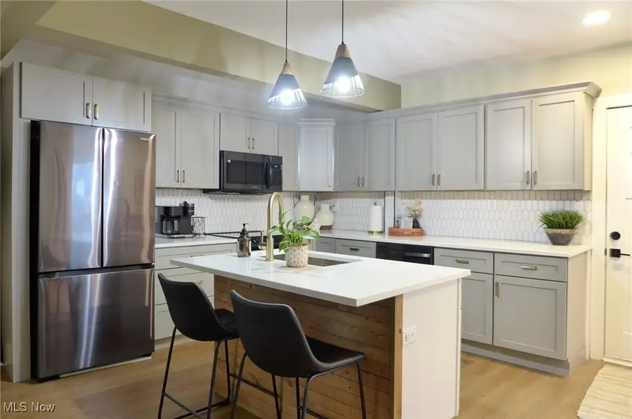 1376 W 74th Street, Cleveland, OH 44102 - Image #2