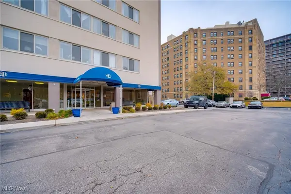 12520 Edgewater Drive #1203, Lakewood, OH 44107