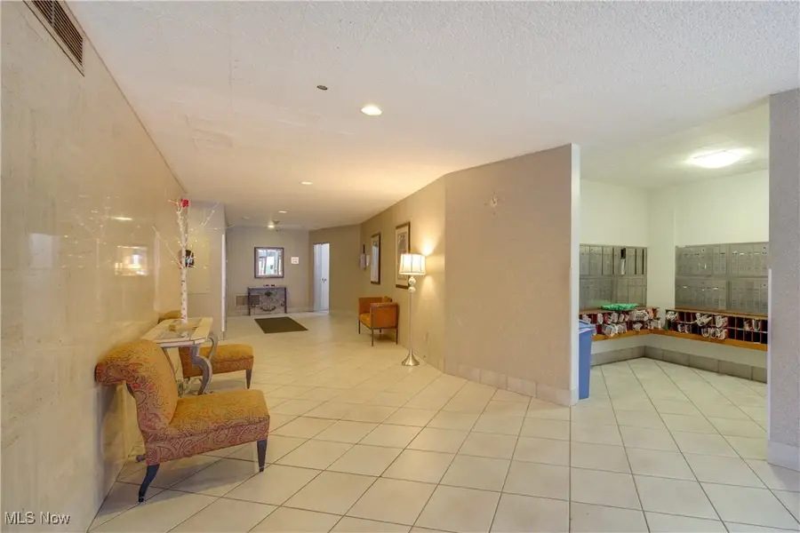 12520 Edgewater Drive #1203, Lakewood, OH 44107 - Image #3