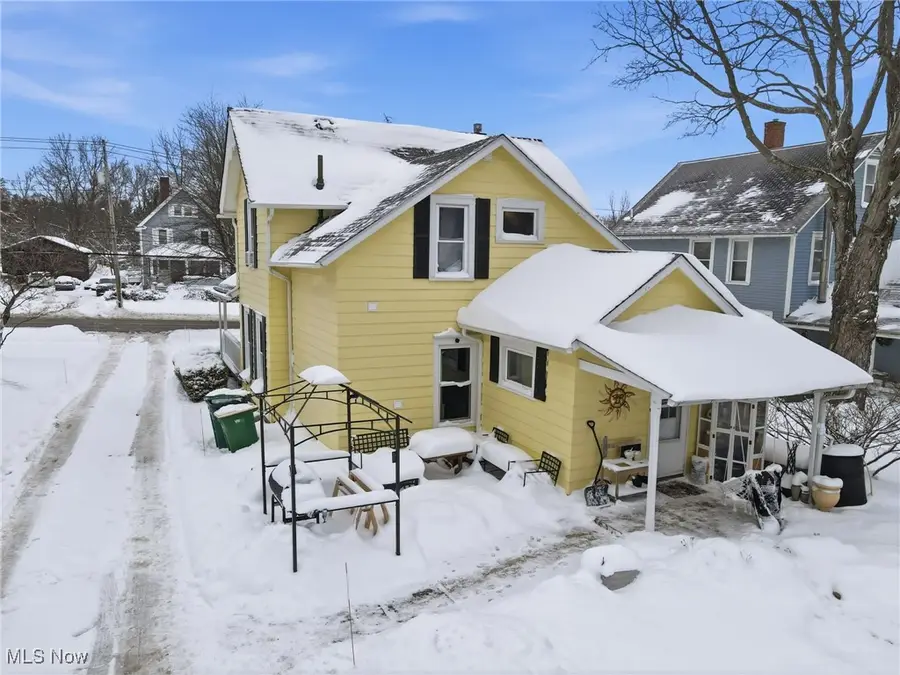 234 N Hambden Street, Chardon, OH 44024 - #2