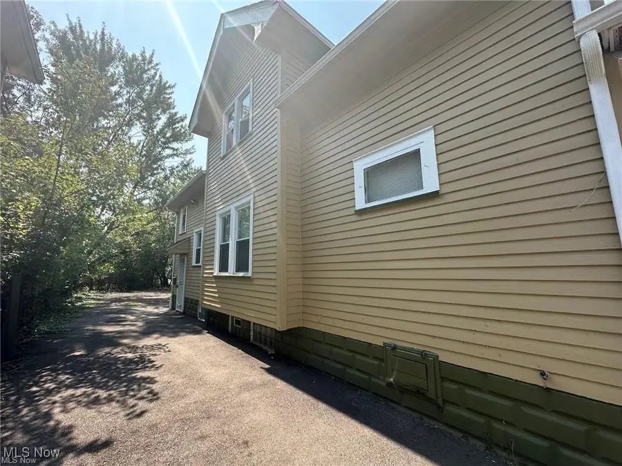 12912 Dove Avenue, Cleveland, OH 44105 - Image #3