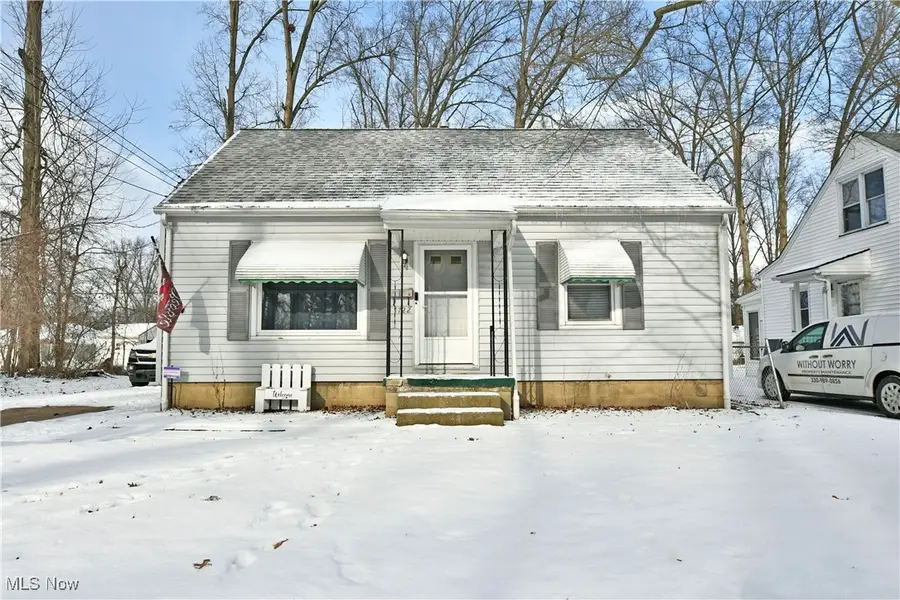 1722 Bradford Nw Street, Warren, OH 44485 - #2