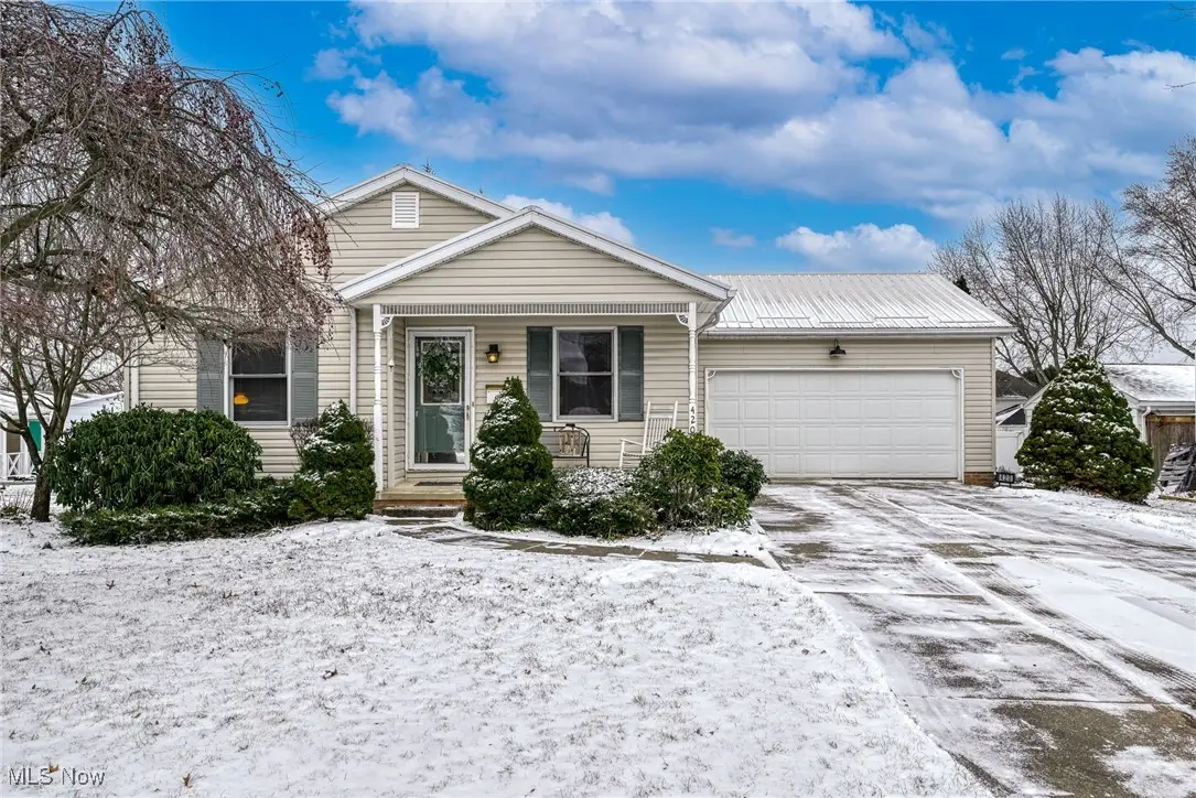 420 26th Nw Street, Massillon, OH 44647 - #1