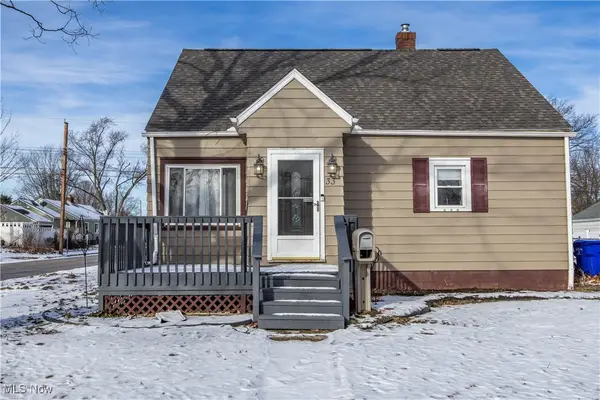 33 Pierce Avenue, Cuyahoga Falls, OH 44221