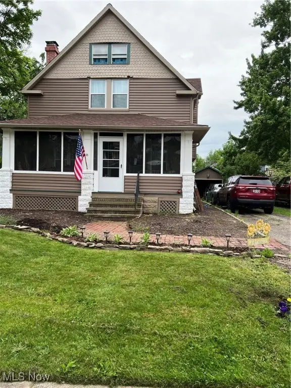 56 3rd Avenue, Berea, OH 44017