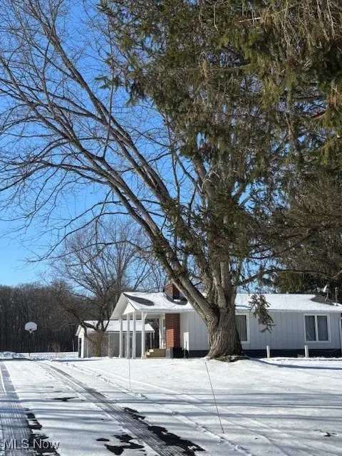 2747 Barclay Messerly Road, Southington, OH 44470 - #2