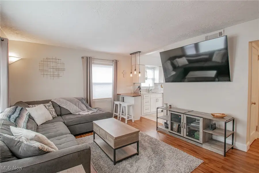 2370 Schubert Street, Cuyahoga Falls, OH 44221 - Image #3