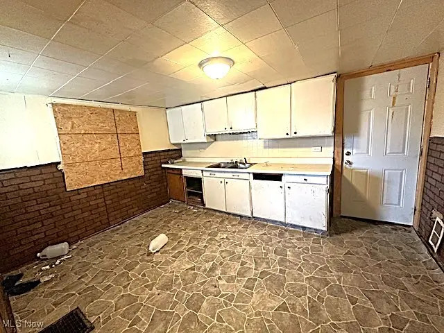 406 Ewing Avenue, Lima, OH 45801 - #2