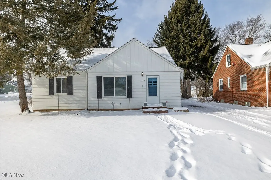 4354 W 215th Street, Fairview Park, OH 44126 - Image #1