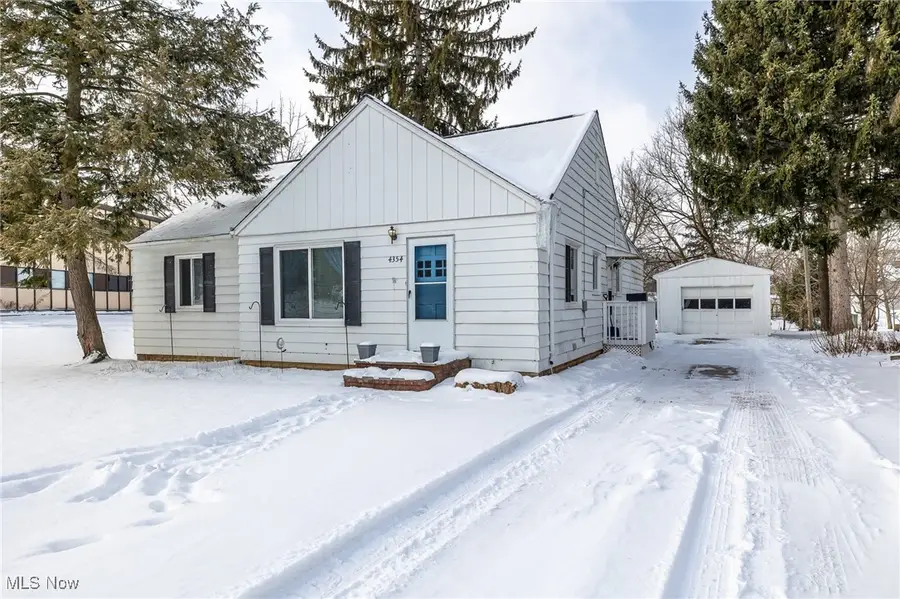 4354 W 215th Street, Fairview Park, OH 44126 - Image #2