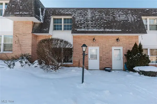 6919 N Parkway Drive, Middleburg Heights, OH 44130