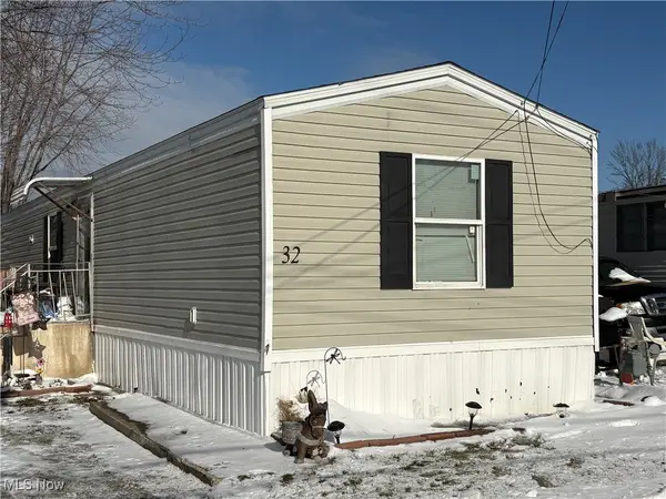 32 Eddy Road, Madison, OH 44057