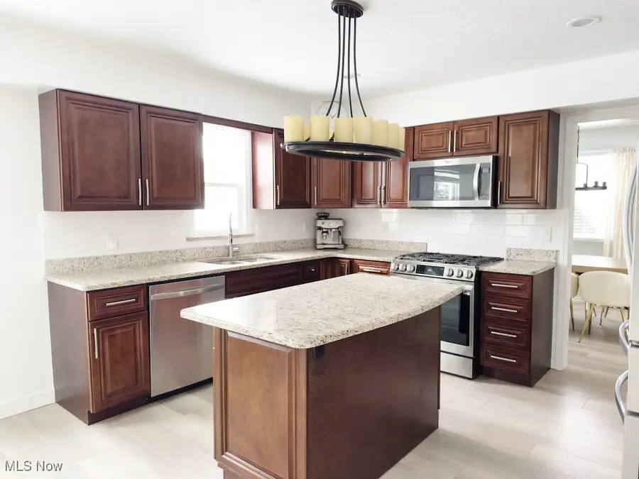 3291 Saint Andrews Drive, Parma, OH 44134 - #3