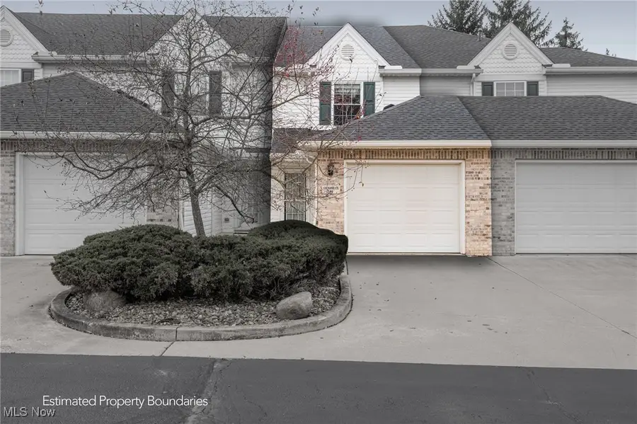 135 Sand Court, Fairlawn, OH 44333 - #2