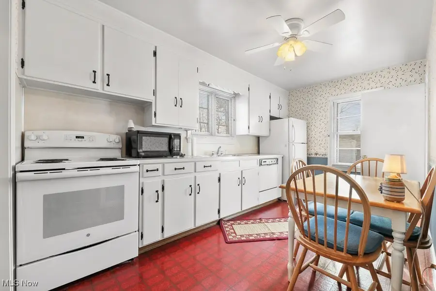 1016 Roseland Road, Alliance, OH 44601 - #3