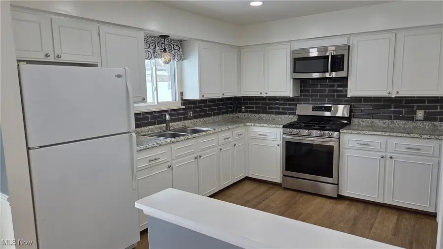 3632 Luray Drive, Norton, OH 44203 - Image #2