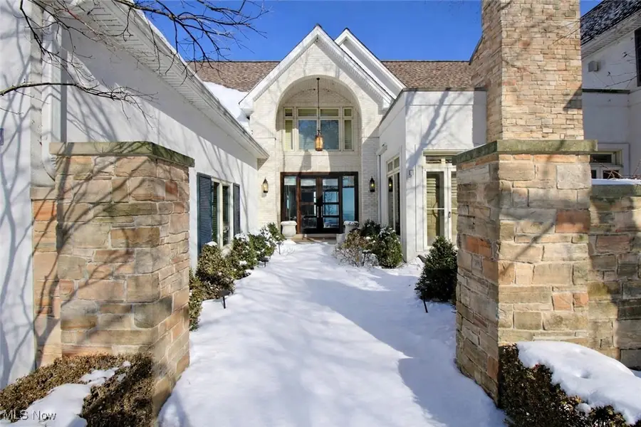 19486 Frazier Drive, Rocky River, OH 44116 - Image #2