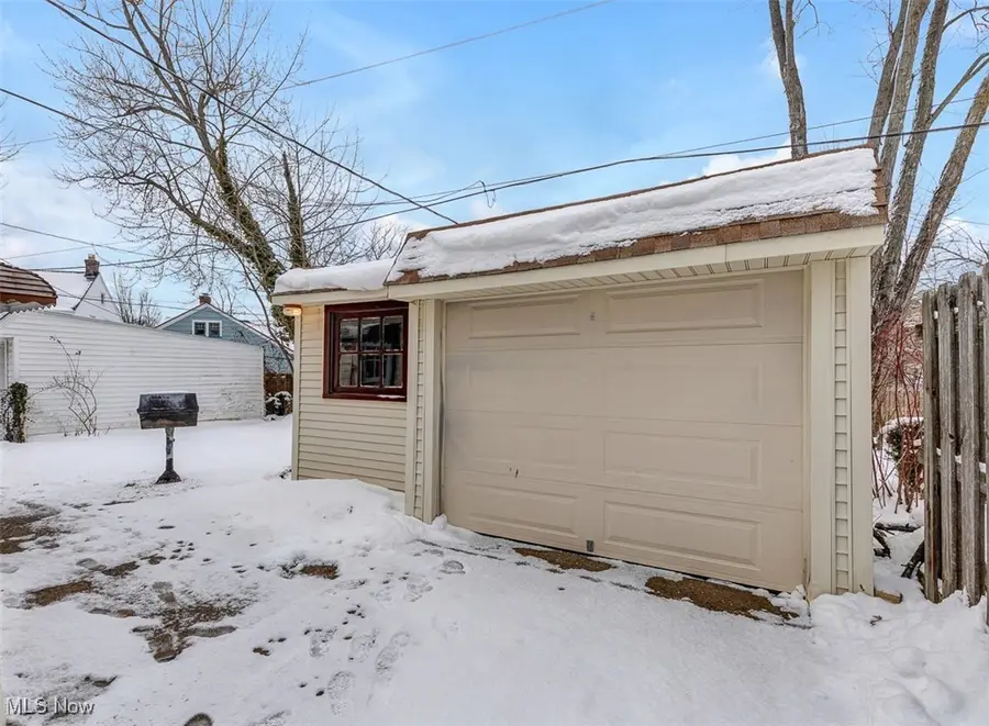 3462 Doris Road, Cleveland, OH 44111 - Image #2