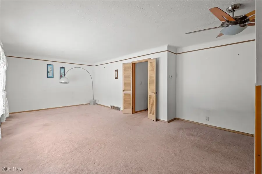 23637 Shurmer Drive, Warrensville Heights, OH 44128 - Image #3