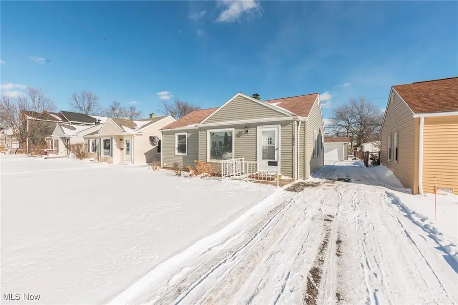 1671 Crestwood Road, Mayfield Heights, OH 44124 - Image #2