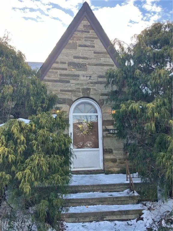 6361 S Canterbury Road, Parma, OH 44129 - #3