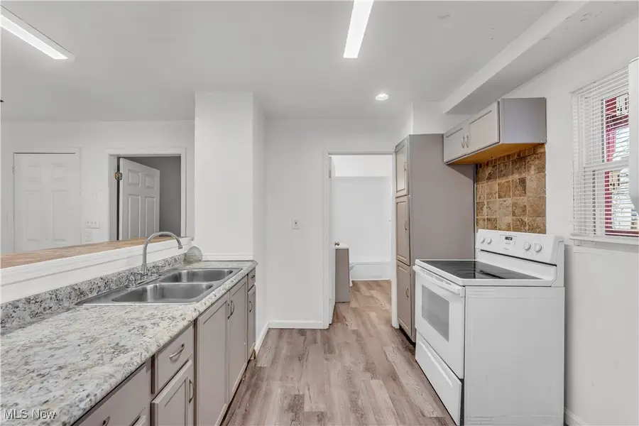 13814 Durkee Avenue, Cleveland, OH 44105 - Image #2