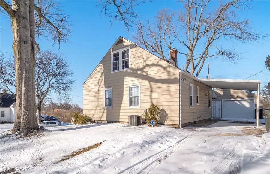 1595 Evergreen Avenue, Akron, OH 44301 - #2