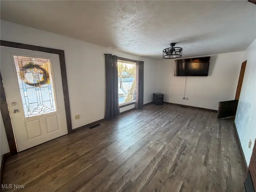 3822 Us-422 Nw Road, Southington, OH 44470 - #3