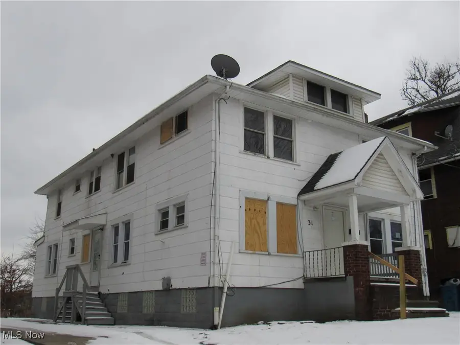 31 Mc Naughton Street, Akron, OH 44305 - #2