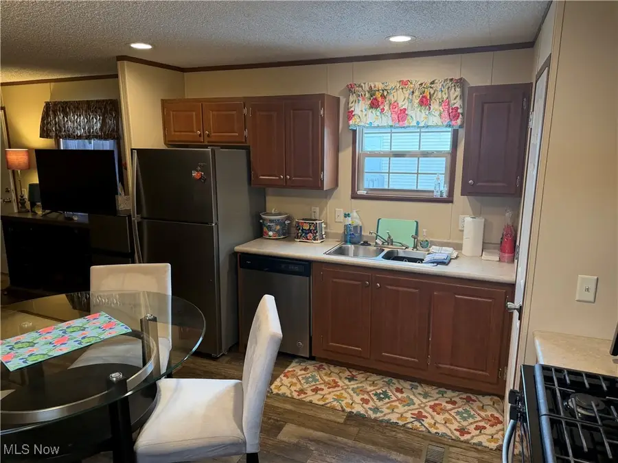 2606 Lincoln Nw Way #27, Massillon, OH 44647 - #3