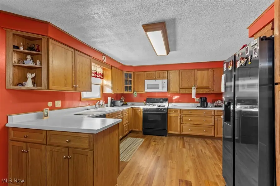 557 Windamere Nw Avenue, Massillon, OH 44646 - #2