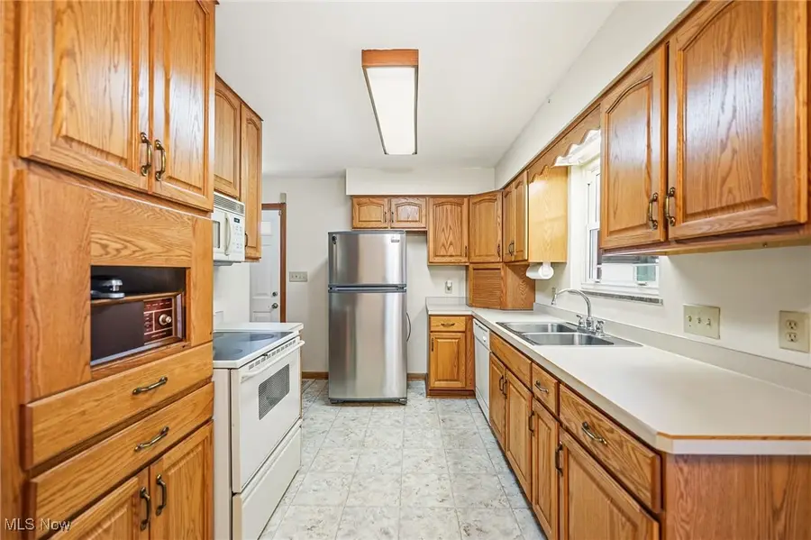 591 Breetz Drive, Campbell, OH 44505 - #3