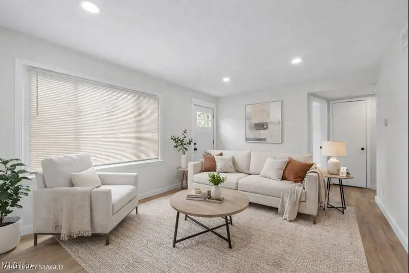 13410 Wainfleet Avenue, Cleveland, OH 44135 - Image #2