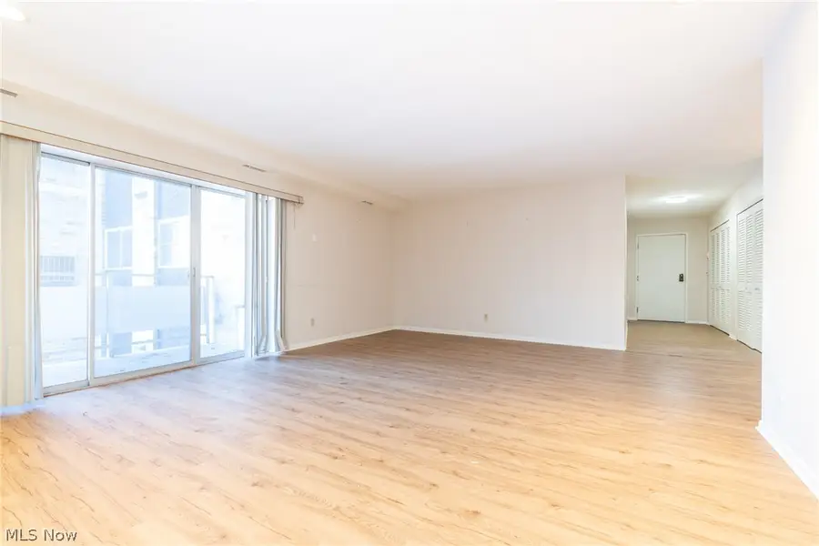 2112 Acacia Park Drive #209, Lyndhurst, OH 44124 - #3