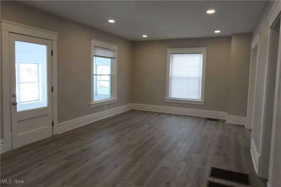 410 W Oak Street, Orrville, OH 44667 - Image #2