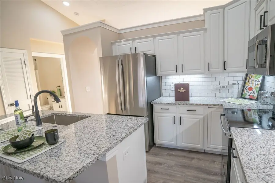 4662 Helmsworth Ne Drive, Canton, OH 44714 - #2