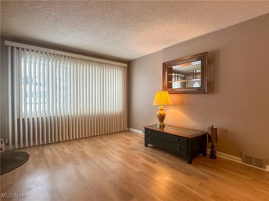 1443 Youll Street, Niles, OH 44446 - #2