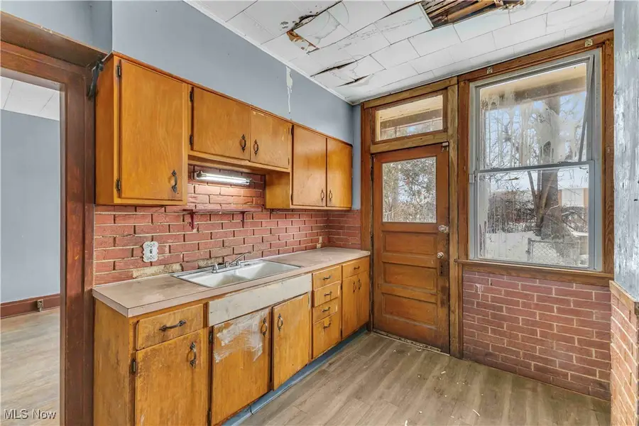 9407 Detroit Avenue #6, Cleveland, OH 44102 - Image #2