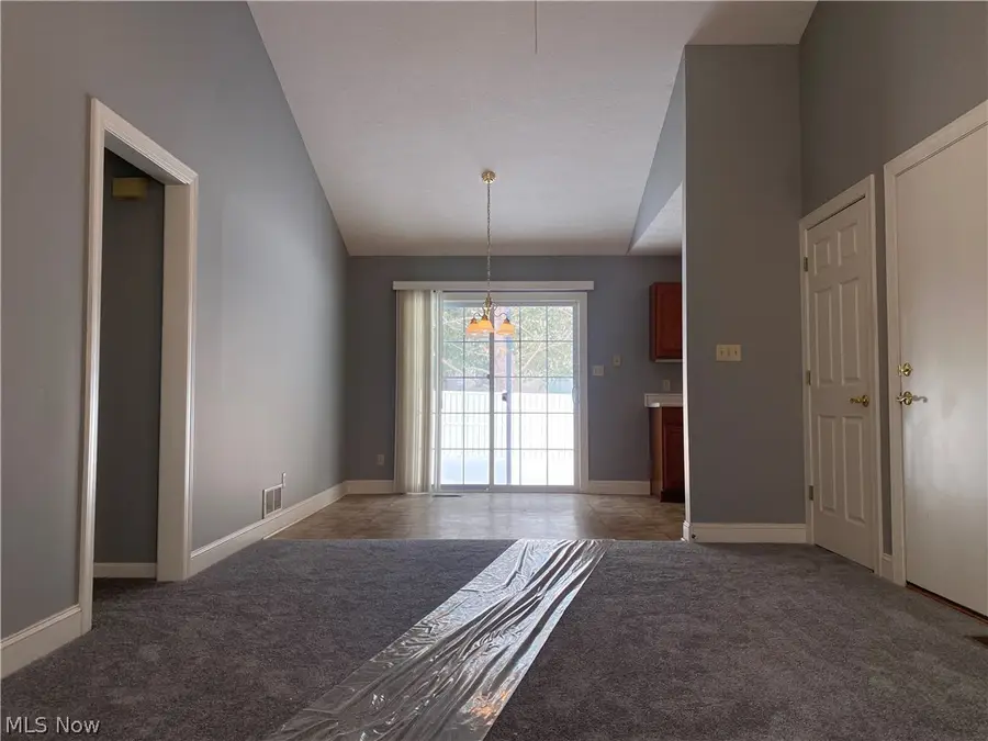 313 Abby Lane, Hartville, OH 44632 - Image #2