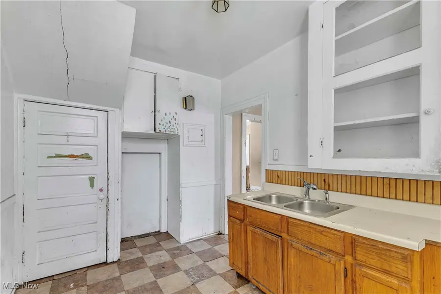 9407 Detroit Avenue #2, Cleveland, OH 44102 - Image #2