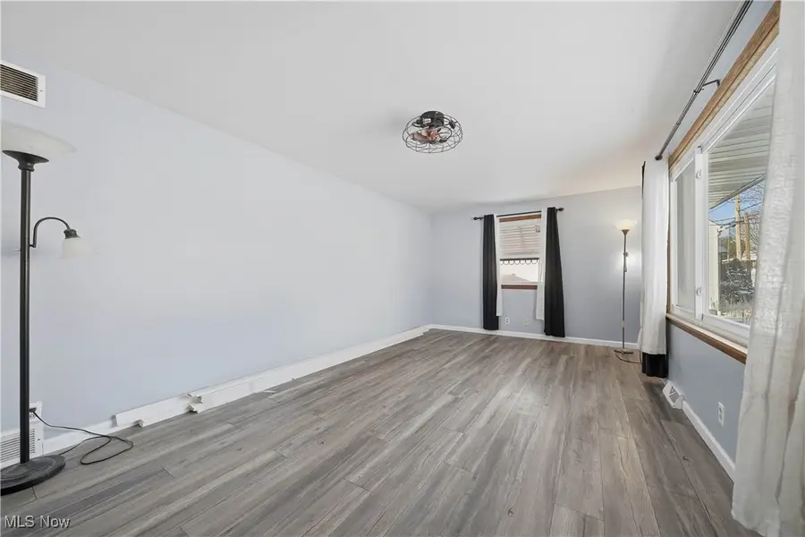 502 E Woodsdale Avenue, Akron, OH 44301 - #3