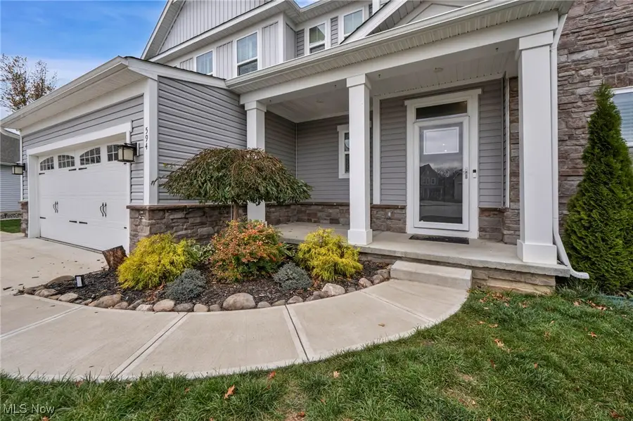 594 Prestwick Path, Painesville Township, OH 44077 - Image #2