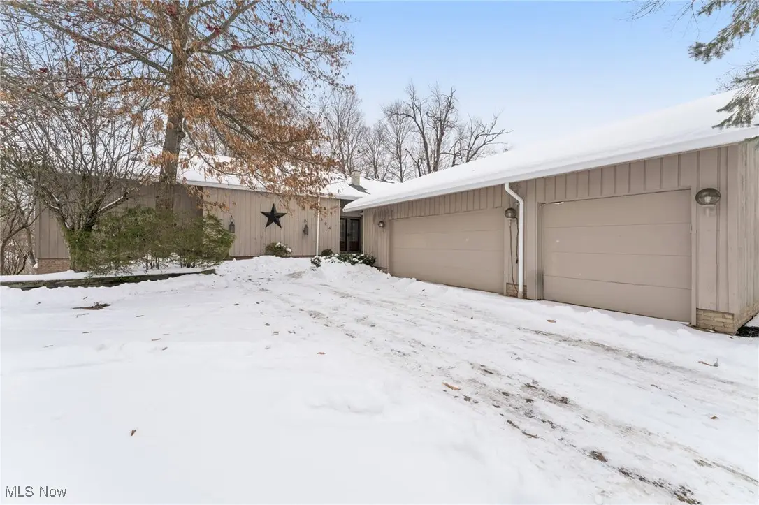 604 W Acadia Point, Aurora, OH 44202 - Image #1