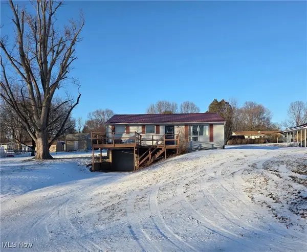 155 Sandy Se Drive, New Philadelphia, OH 44663