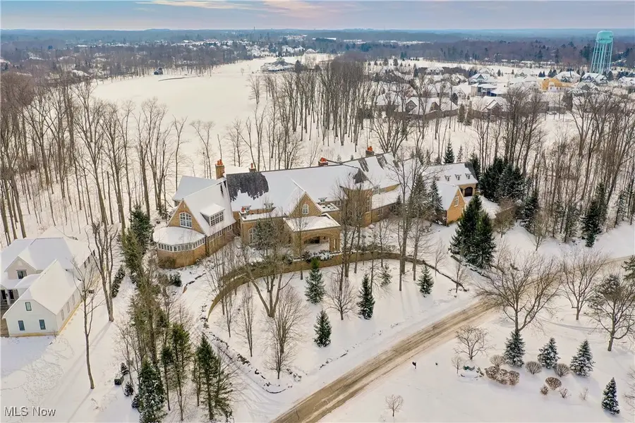 545 Bristol Drive, Aurora, OH 44202 - Image #2