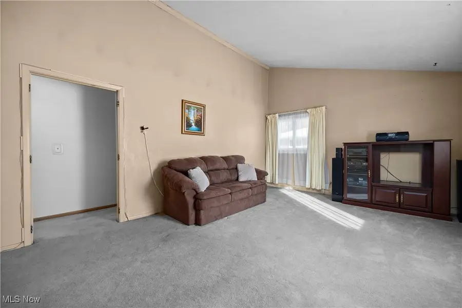 24400 Rosita Lane, North Olmsted, OH 44070 - Image #3